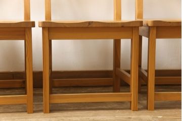 ダイニングチェアをリペア&カスタム!希望の座面高になるよう脚を下からカット。色味は本体に合わせ着色。 (板座チェア、椅子)