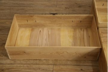 最上箪笥をリペア&カスタム!前面は現状の色味を活かしクリアワックス、側面と天板は現状の品物に合わせて1トーン程落ち着いた色に着色。(時代箪笥、桐たんす、和タンス、収納箪笥、引き出し、チェスト)
