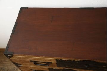 最上箪笥をリペア&カスタム!前面は現状の色味を活かしクリアワックス、側面と天板は現状の品物に合わせて1トーン程落ち着いた色に着色。(時代箪笥、桐たんす、和タンス、収納箪笥、引き出し、チェスト)