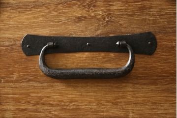 最上箪笥をリペア&カスタム!前面は現状の色味を活かしクリアワックス、側面と天板は現状の品物に合わせて1トーン程落ち着いた色に着色。(時代箪笥、桐たんす、和タンス、収納箪笥、引き出し、チェスト)