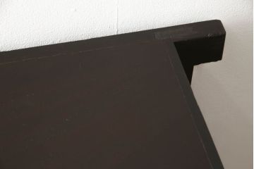 水屋箪笥サイドボードをリペア&カスタム!上下框をそれぞれカットしリサイズ。框の耳をフラットになるようカットし、カットした面は色合わせ。底の四つ角にフェルトを貼り付け。(キャビネット、収納棚、戸棚)