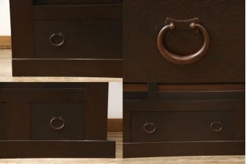 水屋箪笥サイドボードをリペア&カスタム!上下框をそれぞれカットしリサイズ。框の耳をフラットになるようカットし、カットした面は色合わせ。底の四つ角にフェルトを貼り付け。(キャビネット、収納棚、戸棚)