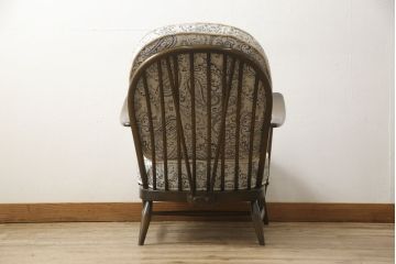 ソファをリペア&カスタム!クッションをご希望の生地に張り替え。修繕箇所は本体と馴染ませ、現状のお品物に合わせて1トーン程落ち着いた色に着色。(ラウンジチェア、アームチェア、椅子、1シーターソファ)