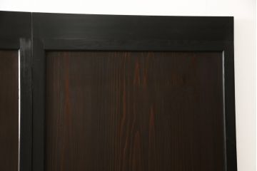 ガラス帯戸3枚をリペア&カスタム!高さをサイズし、調整式のV型戸車を取り付け。本体は現状の色味を活かして仕上げ。(建具、引き戸)