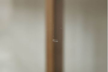 ガラスケースをリペア&カスタム!本体木部はストリップド加工をしクリアの蜜蝋ワックスにて。木脚を取り付け、本体と雰囲気を合わせた仕上げ。(ショーケース、陳列棚、店舗什器)