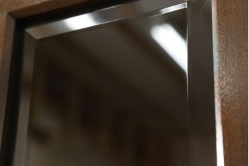 食器棚をリペア&カスタム!上段真ん中の棚板を棚受けと固定し、下の棚板を仕切りとして加工。上下段ともに裏側からの補強。(収納棚、戸棚、本箱、本棚、カップボード、キャビネット、ブックケース)