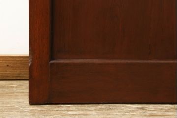 蔵戸をリペア&カスタム!格子裏面にガラスを組み入れ、表面は漆塗りを活かし、裏面は表面と近しい雰囲気になるよう着色。(玄関戸、玄関ドア、引き戸)
