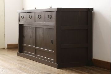 水屋箪笥サイドボードをリペア&カスタム!天板裏の補強をし、現状のお品物に合わせて1トーン程落ち着いた色に着色。(収納棚、戸棚、テレビ台、ローボード)