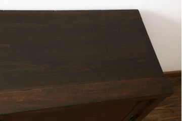 収納箪笥をリペア&カスタム!天板裏の補強をし、現状のお品物に合わせて1トーン程落ち着いた色に着色。背面はウレタン塗装にて仕上げ。(サイドボード、水屋箪笥、戸棚、キャビネット、テレビ台、収納棚)