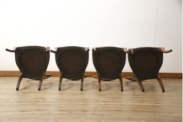 チェア4脚をリペア&カスタム!ご希望の生地で座面を張替え、鋲・テープ付け替え。本体は現状をベースにし、修繕箇所は本体と馴染ませて仕上げ。(ダイニングチェア、椅子)