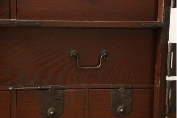 帳場箪笥をリペア&カスタム!底板の中空部分に板を足してフラットに加工。足した材も周りの材に合うように着色。(小箪笥、和箪笥、時代箪笥、収納たんす)