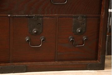 帳場箪笥をリペア&カスタム!底板の中空部分に板を足してフラットに加工。足した材も周りの材に合うように着色。(小箪笥、和箪笥、時代箪笥、収納たんす)