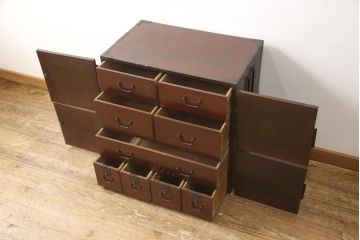 帳場箪笥をリペア&カスタム!底板の中空部分に板を足してフラットに加工。足した材も周りの材に合うように着色。(小箪笥、和箪笥、時代箪笥、収納たんす)