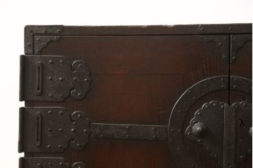 帳場箪笥をリペア&カスタム!底板の中空部分に板を足してフラットに加工。足した材も周りの材に合うように着色。(小箪笥、和箪笥、時代箪笥、収納たんす)