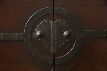 帳場箪笥をリペア&カスタム!底板の中空部分に板を足してフラットに加工。足した材も周りの材に合うように着色。(小箪笥、和箪笥、時代箪笥、収納たんす)