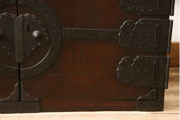帳場箪笥をリペア&カスタム!底板の中空部分に板を足してフラットに加工。足した材も周りの材に合うように着色。(小箪笥、和箪笥、時代箪笥、収納たんす)