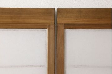 障子戸4枚をリペア&カスタム!高さと幅をリサイズし、既存のガラスからクリアガラスに変更。障子はプラスチック障子に張り替え。引手の位置を変更し、蜜蝋ワックスにて仕上げ。(建具、引き戸)