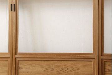 障子戸4枚をリペア&カスタム!高さと幅をリサイズし、既存のガラスからクリアガラスに変更。障子はプラスチック障子に張り替え。引手の位置を変更し、蜜蝋ワックスにて仕上げ。(建具、引き戸)