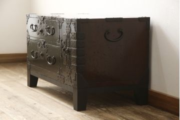 庄内箪笥ローボードをリペア&カスタム!木製の脚を取り付け。(テレビ台、テレビボード、ローチェスト)
