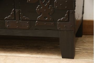 庄内箪笥ローボードをリペア&カスタム!木製の脚を取り付け。(テレビ台、テレビボード、ローチェスト)