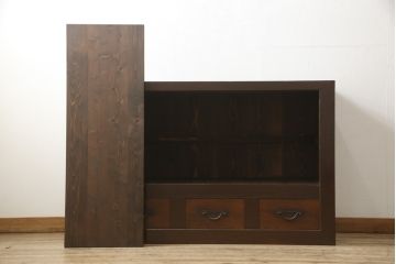 四尺水屋箪笥サイドボードをリペア&カスタム!天板部分の塗り直し、現状のお品物に合わせて1トーン程落ち着いた色に着色し、修繕箇所は本体と馴染むように。(食器棚、収納棚、キャビネット)