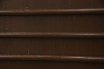 四尺水屋箪笥サイドボードをリペア&カスタム!天板部分の塗り直し、現状のお品物に合わせて1トーン程落ち着いた色に着色し、修繕箇所は本体と馴染むように。(食器棚、収納棚、キャビネット)