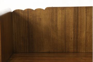 本箱をリペア&カスタム!現状をベースにポアーステインと蜜蝋ワックスにて仕上げ。現状のお品物に合わせて1トーン程落ち着いた色に着色し、修繕箇所は本体と馴染むように。(ブックケース、本棚)