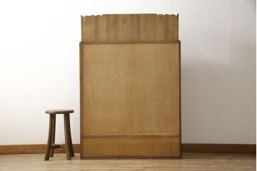 本箱をリペア&カスタム!現状をベースにポアーステインと蜜蝋ワックスにて仕上げ。現状のお品物に合わせて1トーン程落ち着いた色に着色し、修繕箇所は本体と馴染むように。(ブックケース、本棚)