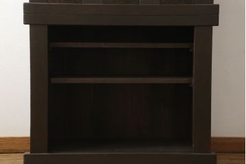 三尺水屋箪笥をリペア&カスタム!高さをリサイズし、本体を上下分割できるように加工。網部分にはすりガラスを取り付け、棚板を新たに製作。色味はチェス系に着色し蜜蝋ワックスにて仕上げ。(収納棚、戸棚、キャビネット、食器棚)