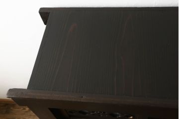 三尺水屋箪笥をリペア&カスタム!高さをリサイズし、本体を上下分割できるように加工。網部分にはすりガラスを取り付け、棚板を新たに製作。色味はチェス系に着色し蜜蝋ワックスにて仕上げ。(収納棚、戸棚、キャビネット、食器棚)