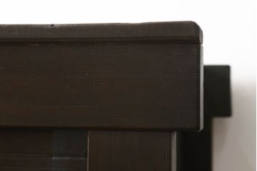 三尺水屋箪笥をリペア&カスタム!高さをリサイズし、本体を上下分割できるように加工。網部分にはすりガラスを取り付け、棚板を新たに製作。色味はチェス系に着色し蜜蝋ワックスにて仕上げ。(収納棚、戸棚、キャビネット、食器棚)