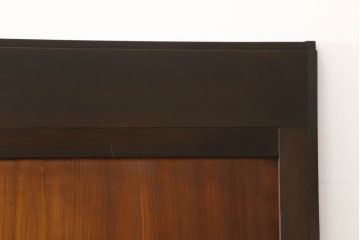 組子帯戸4枚をリペア&カスタム!高さと幅をリサイズし、レーザー加工による組子デザインの枠を製作。表はクリアガラス、裏はすりガラスに交換。色味は当店商品を参考に着色。(引き戸、帯戸)