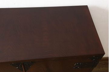 サイドボードをリペア&カスタム!棚板を2枚新規製作し、脚を取り付け。現状のお品物に合わせて1トーン程落ち着いた色に着色。(引き出し、着物箪笥、衣装タンス、収納箪笥)