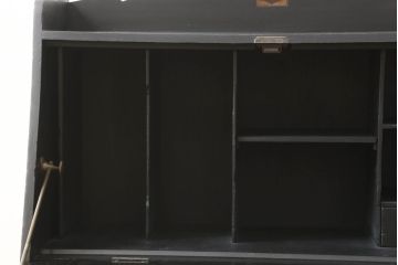 ライティングビューローをリペア&カスタム!ビューローの象嵌部分はペイントせず元の色味をベースに着色し、本体はマットブラックに着色。(簿記机、在宅ワーク、在宅用ワークデスク)
