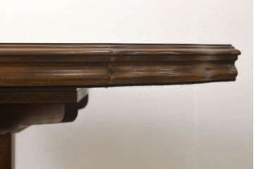 ダイニングテーブルをリペア&カスタム!脚の指定箇所をカットしビスにて取り付け、取りはずし可能な仕様に。本体は現状のお品物に合わせて1トーン程落ち着いた色に着色し、修繕箇所は本体と馴染むように。(2人掛け、4人掛け)