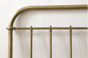 真鍮製ベッドフレームをリペア&カスタム!ベッドの床面サイズに合わせて、新材ですのこを製作。分割できる仕様に。(シングルサイズ)