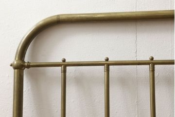 真鍮製ベッドフレームをリペア&カスタム!ベッドの床面サイズに合わせて、新材ですのこを製作。分割できる仕様に。(シングルサイズ)