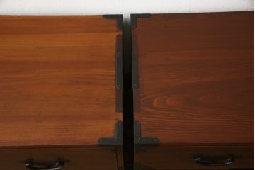 時代箪笥をリペア&カスタム!上段・下段にわけそれぞれ脚を取り付け。(和タンス、チェスト、収納箪笥、引き出し)