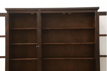 キャビネットをリペア&カスタム!当店の商品を参考に丸脚を取り付け。(食器棚、飾り棚、収納棚、本箱、ブックケース、サイドボード、サイドキャビネット)