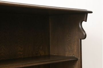 キャビネットをリペア&カスタム!中段右端下に配線用の穴あけ加工。修繕箇所は本体と馴染ませ、現状のお品物に合わせて1トーン程落ち着いた色に着色。(食器棚、カップボード、収納棚、飾り棚、ヴィンテージ)