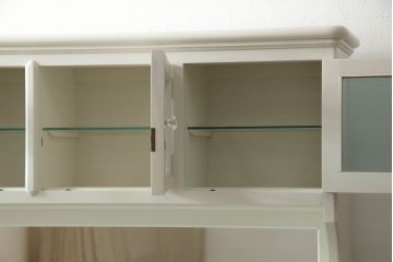 デンタルケースをリペア&カスタム!すりガラス天板を形に合うように新規で製作し取り付け。色味は当店商品を参考にアンティークホワイトにペイント。(ケビントガラスケース、収納棚、戸棚)