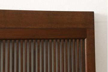 格子戸2枚をリペア&カスタム!高さをリサイズし、木瓜ガラスからモールガラス、格子裏はすりガラスへ変更。上吊り式仕様に加工し、本体は現状の色味を活かして仕上げ。(建具、引き戸)