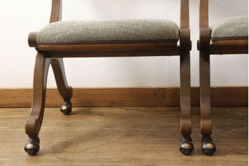 ダイニングチェア4脚をリペア&カスタム!ウレタンスポンジを交換し、希望の生地で座面を張替え。本体は元の木色をベースにキズをなじませて仕上げ。(サイドチェア、椅子、イス)