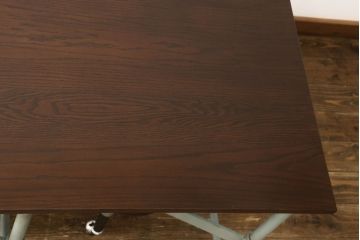 格納スツール6脚付きテーブルをリペア&カスタム!当店商品を参考に天板と座面を交換、キャスター部分は着色して仕上げ。(6人用ダイニングテーブル、作業台)
