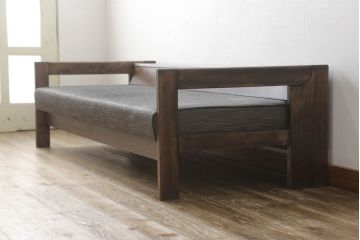 ソファベッドをリペア&カスタム!現状の塗装を剥離、シール剥がし、オイルフィニッシュにて仕上げ。(3人掛けソファ、3P、ソファベンチ、ヴィンテージ)