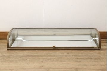 ショーケースをリペア&カスタム!真鍮製のストッパーを当店商品を参考に職人が手作業で製作し取り付け。(ガラスケース、店舗什器)