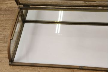 ショーケースをリペア&カスタム!真鍮製のストッパーを当店商品を参考に職人が手作業で製作し取り付け。(ガラスケース、店舗什器)