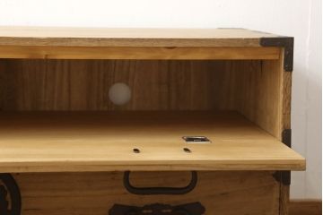 総桐米沢箪笥をリペア&カスタム!内部から天板を補強し、配線用の穴あけ加工。上段1杯フラップダウン加工。本体はクリアワックスで木地色に仕上げ、新材部分は色合わせ。(総桐箪笥、桐たんす、着物タンス、和服タンス、収納箪笥)