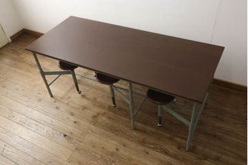 格納スツール6脚付きテーブルをリペア&カスタム!当店商品を参考に天板と座面を交換。天板、キャスターを着色して仕上げ。(6人用ダイニングテーブル、作業台)