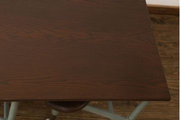 格納スツール6脚付きテーブルをリペア&カスタム!当店商品を参考に天板と座面を交換。天板、キャスターを着色して仕上げ。(6人用ダイニングテーブル、作業台)